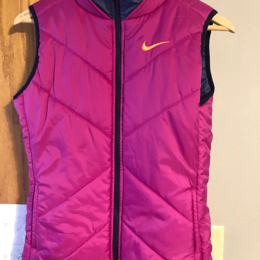 Nike Woman’s reversible vest